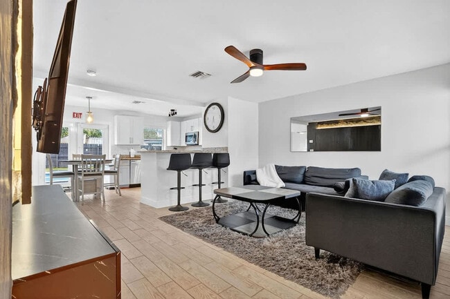 Photo - 6660 Custer St Unit ID1372318P