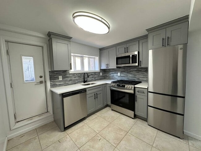 Photo - 101 Pioneer St