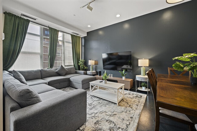 Building Photo - 160 E Berkeley St Unit SI ID1240309P