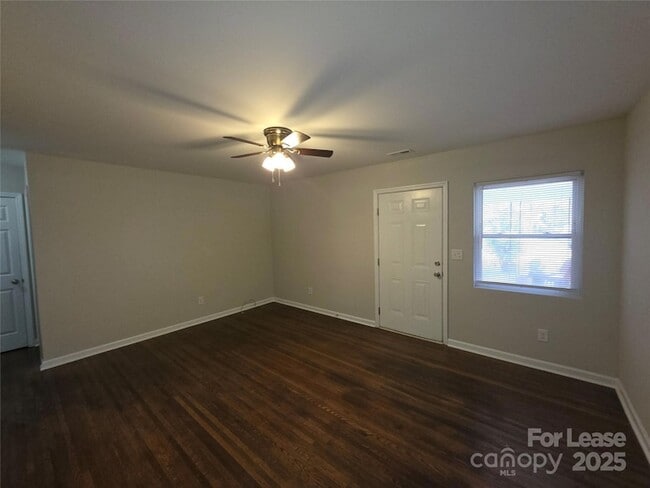 Photo - 3136 Creighton Dr