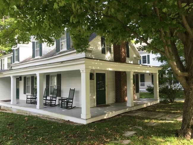 Building Photo - 3436 Main St