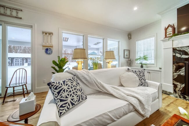 Photo - 2171 Lakeshore Dr Unit SI ID1583730P