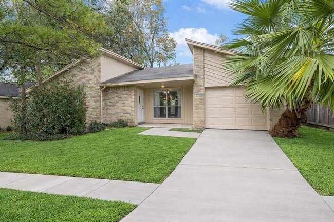 Building Photo - 2723 N Brompton Dr