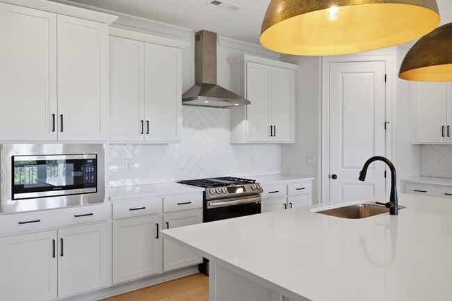 Photo - 7628 Delancey Dr