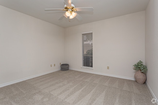 2 BR, 2 BA - 1050 SF - L'Esplanade