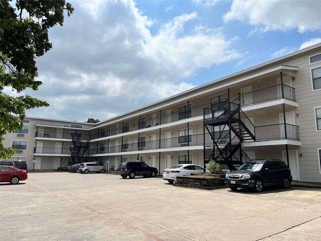 Photo - 701 W Sycamore St Unit 209