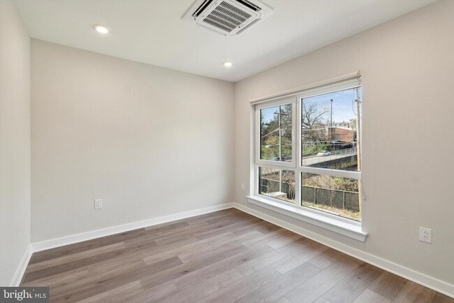 Photo - 3449 Scotts Ln Unit B309