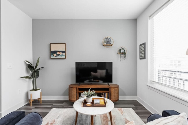 Photo - 520 E Washington St Unit ID1014490P