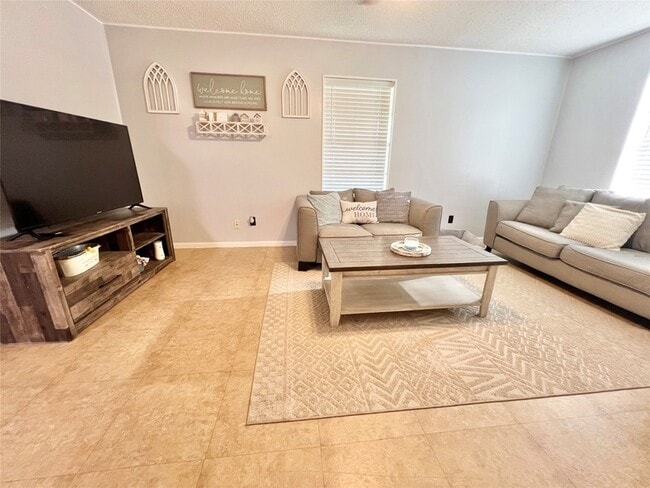 Photo - 4023 Avenue Q 1/2