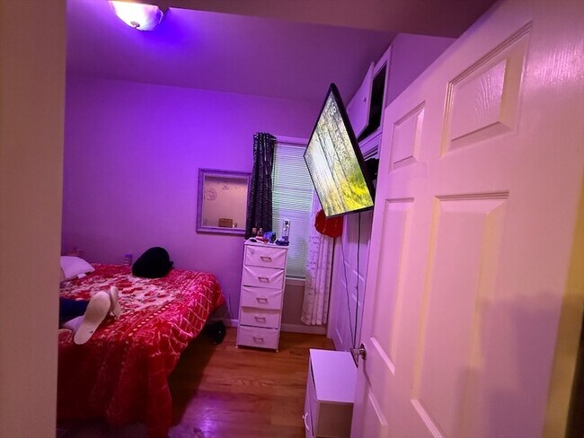 Photo - 852 Saratoga St Unit 2