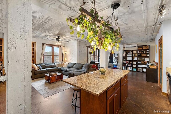 Photo - 78 Watson St