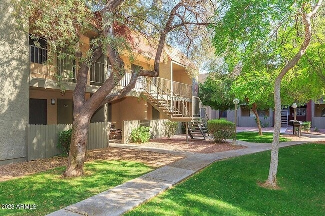 Building Photo - 3040 E Shea Blvd Unit 2-1