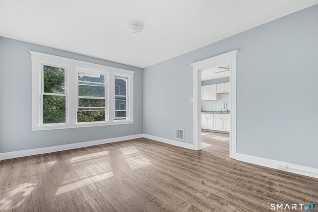Photo - 350 Spring St