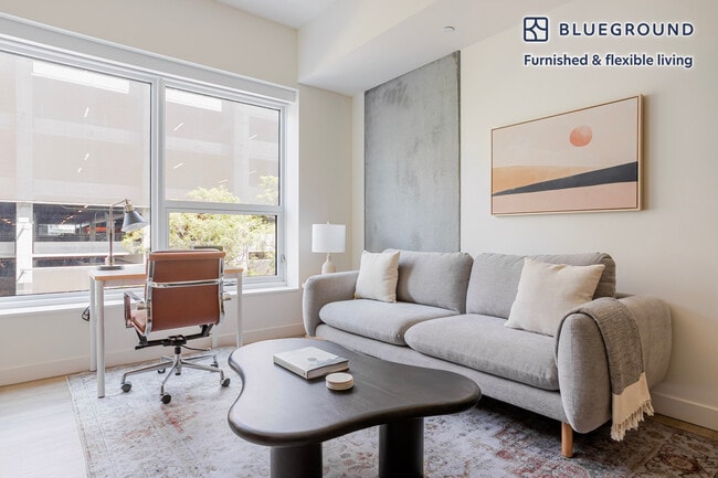 Building Photo - 6390 De Longpre Ave Unit FL3-ID1400