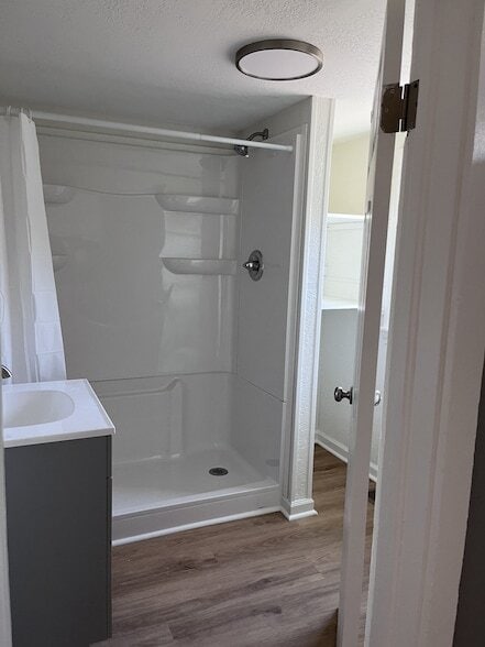 Photo - 2134 Hazel St