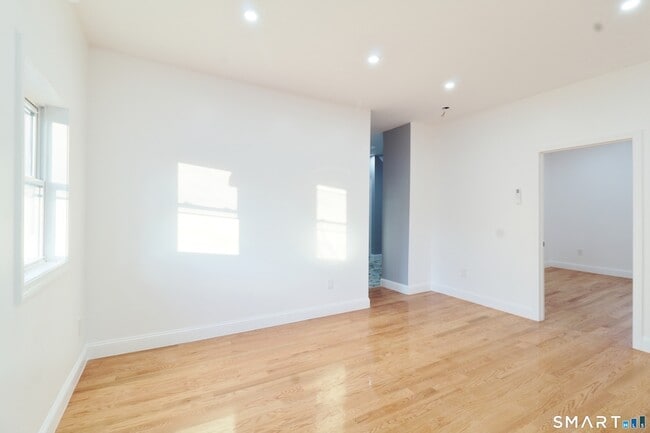 Photo - 40 Elizabeth St Unit 3