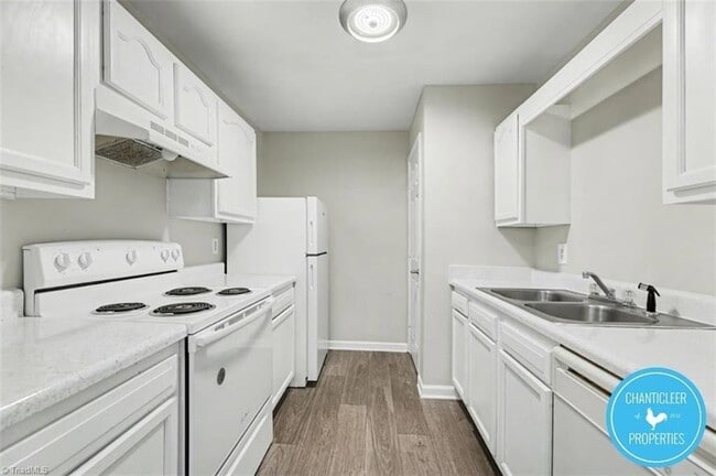 Photo - 1041 W Barton St Unit E