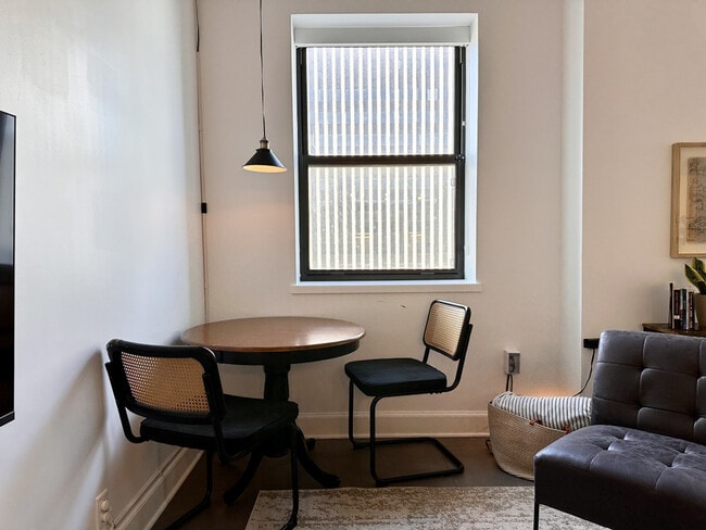 Photo - 758 N Broadway Unit ID1379069P