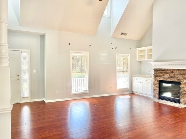 Photo - 172 Baldwin Ct