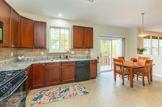 Photo - 36 Winding Hill Dr