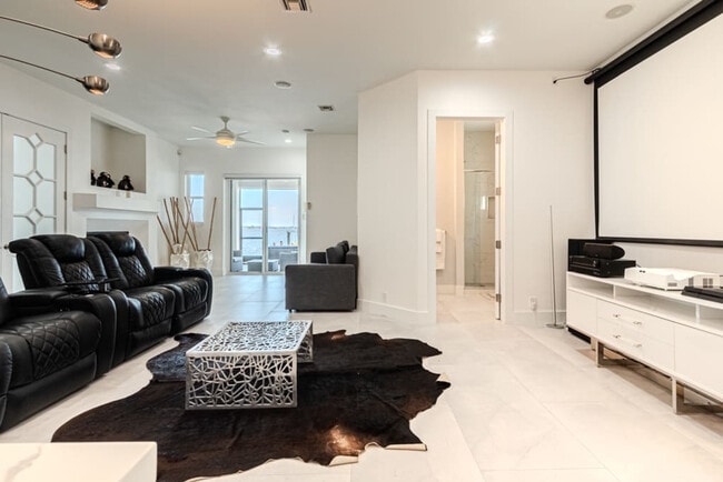 Photo - 2418 SE 28th St Unit ID1028869P