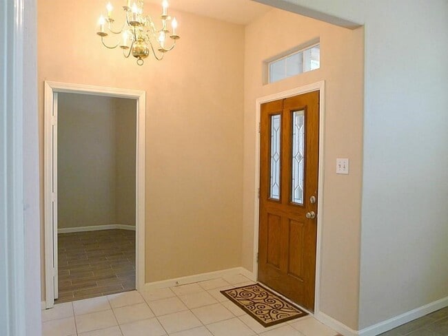 Photo - 20703 Whitevine Way