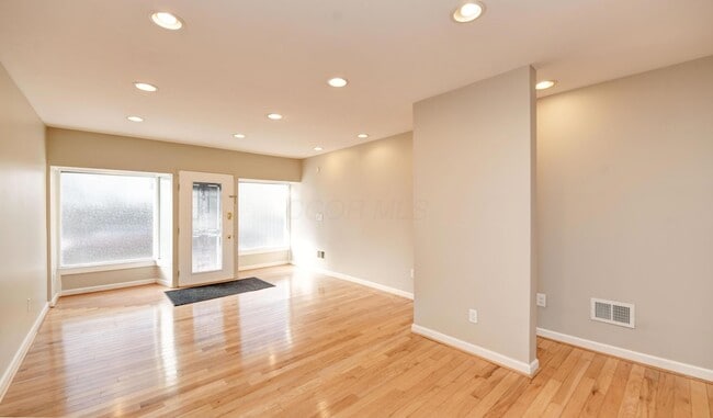 Photo - 746 Beech St