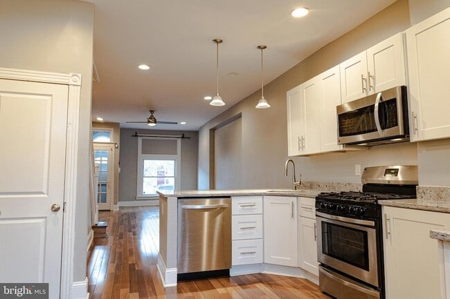 Photo - 23 N Potomac St