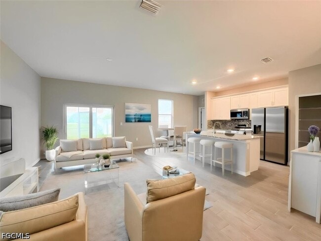 Photo - 512 NW 25th Ave
