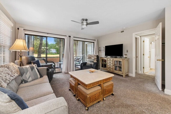 Photo - 462 Masters Dr Unit ID1253450P