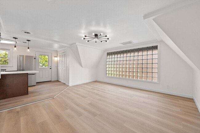 Photo - 2026 E Kenilworth Pl