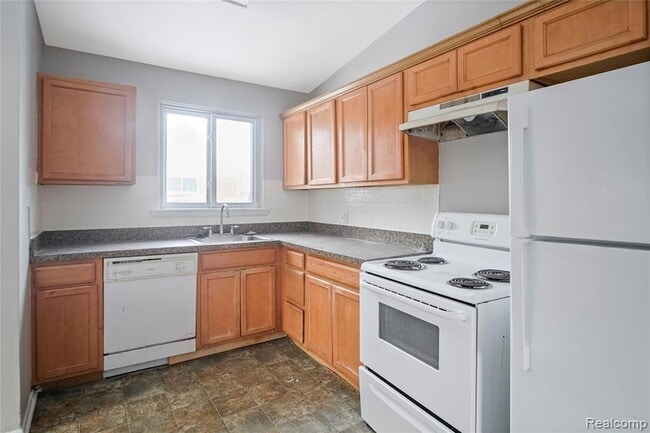 Photo - 15320 Marlow St