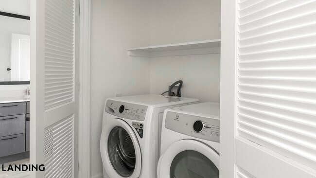 Photo - 1007 S Mint St Unit 814