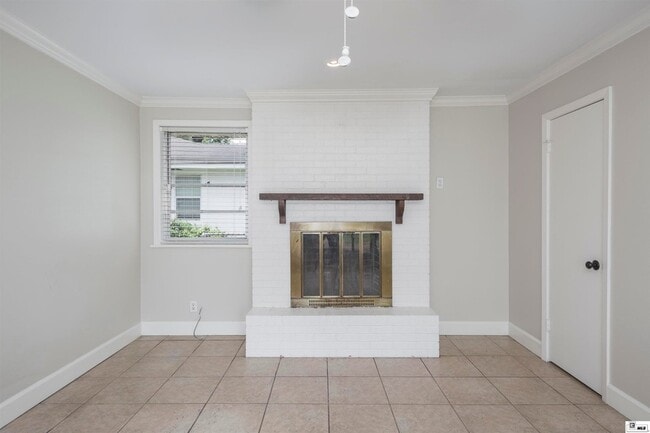 Photo - 2004 Spencer Ave