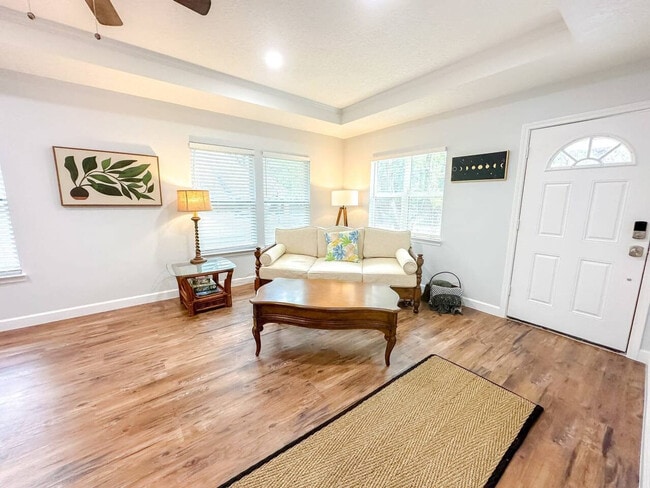 Photo - 942 SE 7th Ave Unit ID1359094P