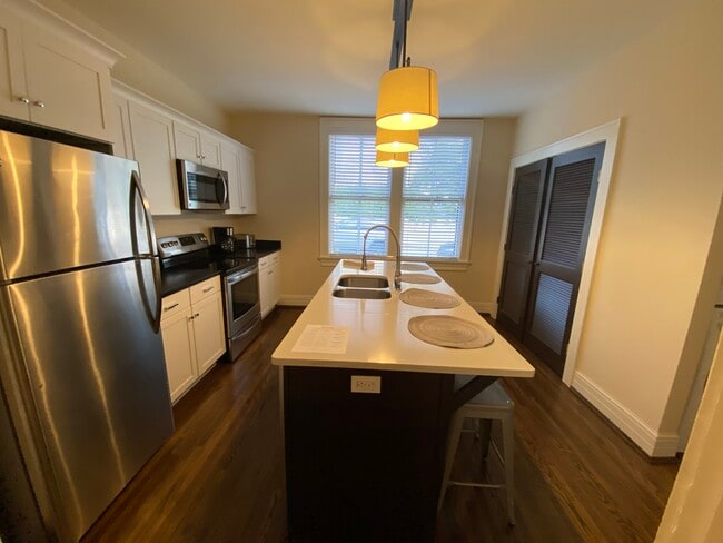 Photo - 2924 Rivermont Ave