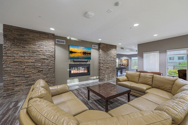 Building Photo - 5450 E Deer Valley Dr Unit ID1255452P