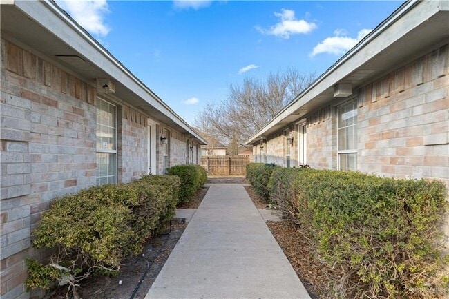 Photo - 1219 W Carmen Ave Unit 1