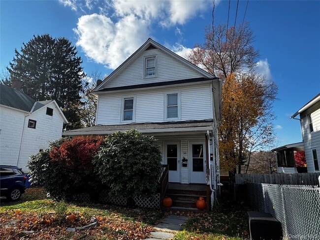 Building Photo - 56 Watkins Ave