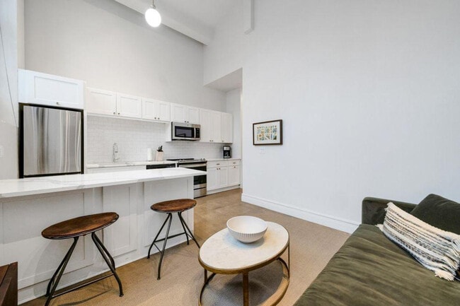 Photo - 505 E Travis St Unit ID1267137P