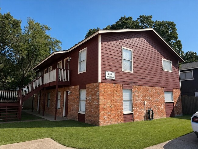 Building Photo - 802 Navidad St Unit D
