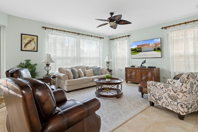 Building Photo - 4 Waterside St Unit SI ID1472656P