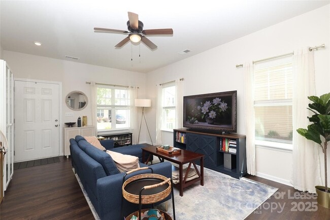 Photo - 7024 Jane Parks Way