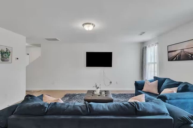 Photo - 2017 Peggy Joe Wy Unit ID1391420P