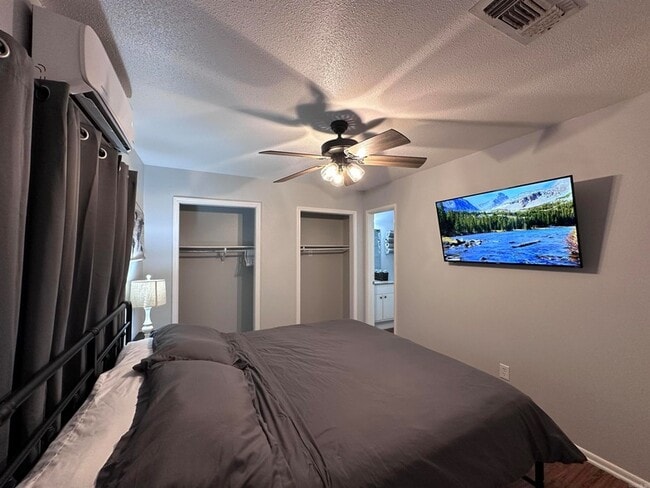 Photo - 3802 Pine St