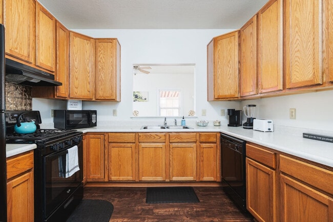 Photo - 742 N Sheffield Ave Unit ID1228636P