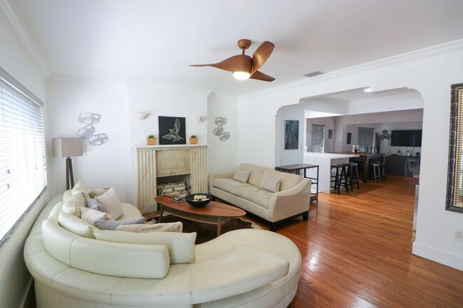 Building Photo - 753 NE 81st St Unit ID1225783P