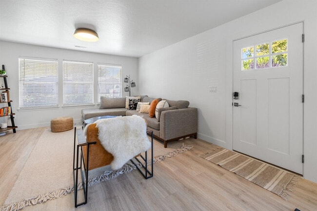 Photo - 2624 S Virginia Ave Unit ID1308963P