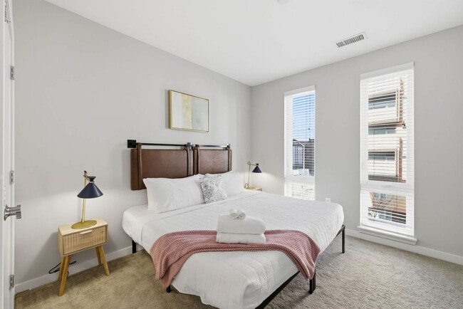 Photo - 421 E Market St Unit SI ID1384021P