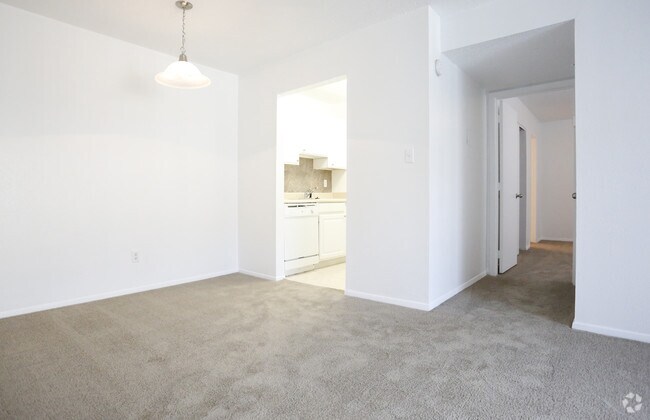 1BR/1BA -700SF - Baywood